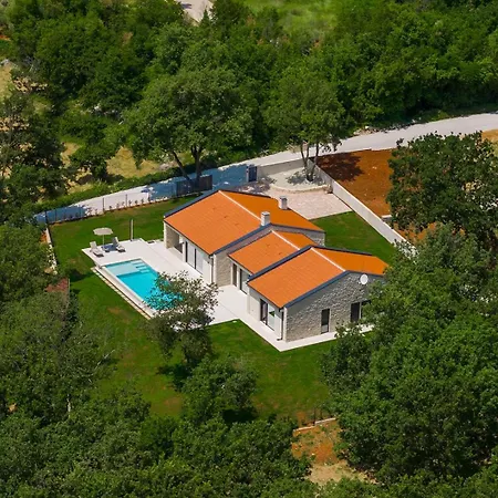 Vista Villa *